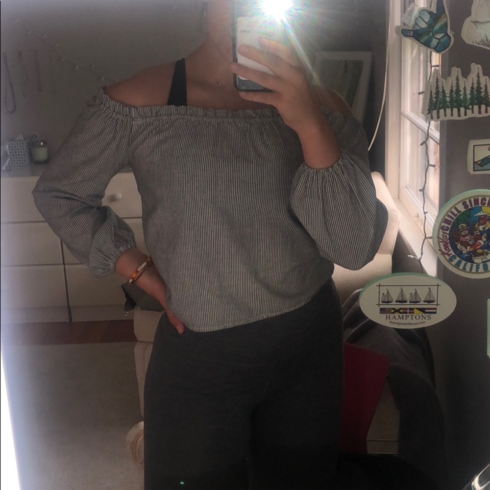 barely worn brandy Melville off the shoulder top